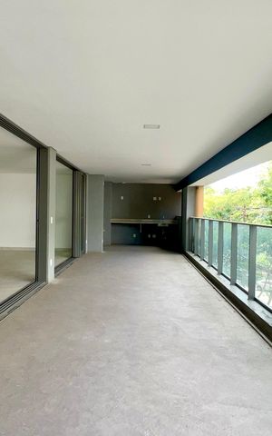 Apartamento à venda com 277m², 4 quartos e 4 vagas Apartamento à venda com 277m², 4 quartos e 4 vagasVaranda