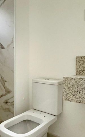 Apartamento à venda com 277m², 4 quartos e 4 vagas Apartamento à venda com 277m², 4 quartos e 4 vagasBanheiro da Suíte 1