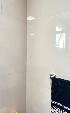 Apartamento à venda com 85m², 2 quartos e 1 vaga Apartamento à venda com 85m², 2 quartos e 1 vagaBanheiro 1