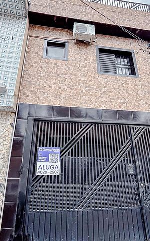 Casa para alugar com 120m², 2 quartos e 1 vagaFachada com Placa