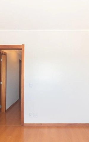 Apartamento para alugar com 100m², 3 quartos e 1 vaga Apartamento para alugar com 100m², 3 quartos e 1 vagaQuarto