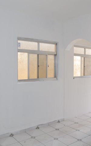 Casa para alugar com 60m², 1 quarto e 1 vaga Casa para alugar com 60m², 1 quarto e 1 vagaSala