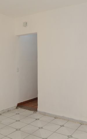 Casa para alugar com 60m², 1 quarto e 1 vaga Casa para alugar com 60m², 1 quarto e 1 vagaSala