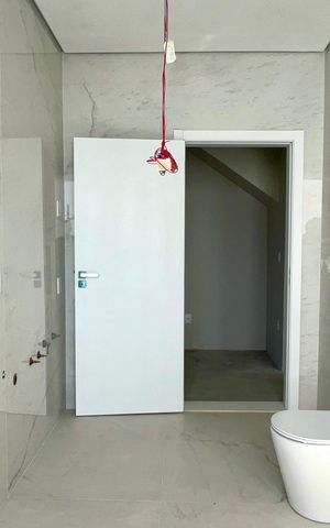 Casa à venda com 600m², 6 quartos e 4 vagas Casa à venda com 600m², 6 quartos e 4 vagasBanheiro da Suíte 5