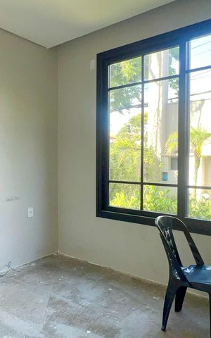 Casa à venda com 600m², 6 quartos e 4 vagas Casa à venda com 600m², 6 quartos e 4 vagasEscritório