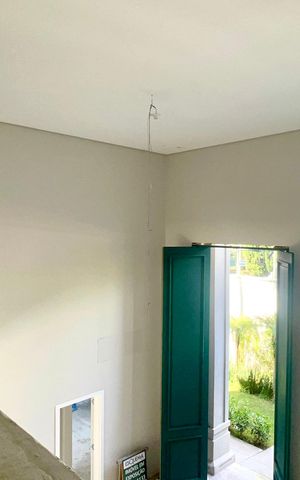 Casa à venda com 600m², 6 quartos e 4 vagas Casa à venda com 600m², 6 quartos e 4 vagasCorredor