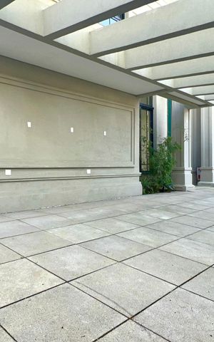Casa à venda com 600m², 6 quartos e 4 vagas Casa à venda com 600m², 6 quartos e 4 vagasGaragem