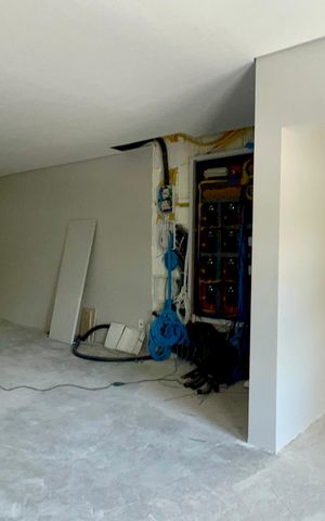 Casa à venda com 600m², 6 quartos e 4 vagas Casa à venda com 600m², 6 quartos e 4 vagasÁrea Técnica