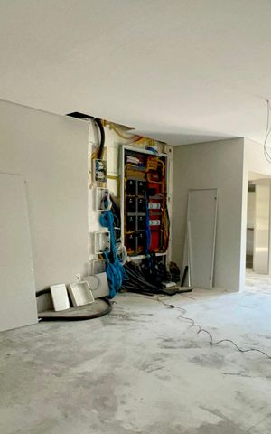 Casa à venda com 600m², 6 quartos e 4 vagas Casa à venda com 600m², 6 quartos e 4 vagasÁrea Técnica