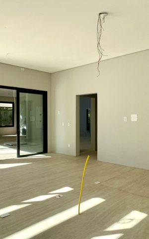 Casa à venda com 600m², 6 quartos e 4 vagas Casa à venda com 600m², 6 quartos e 4 vagasCozinha