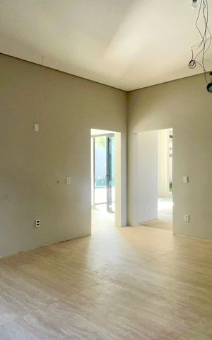 Casa à venda com 600m², 6 quartos e 4 vagas Casa à venda com 600m², 6 quartos e 4 vagasSala de Jantar