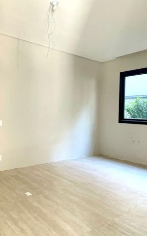 Casa à venda com 600m², 6 quartos e 4 vagas Casa à venda com 600m², 6 quartos e 4 vagasSala de Jantar
