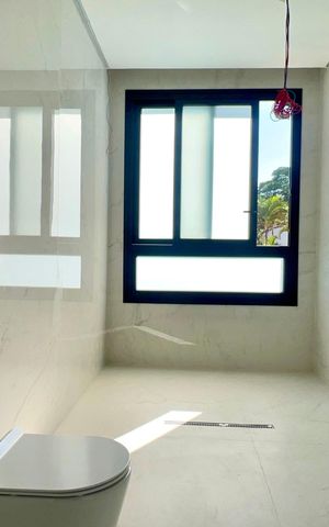 Casa à venda com 600m², 6 quartos e 4 vagas Casa à venda com 600m², 6 quartos e 4 vagasBanheiro da Suíte 5