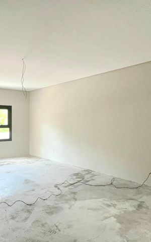 Casa à venda com 600m², 6 quartos e 4 vagas Casa à venda com 600m², 6 quartos e 4 vagasÁrea Técnica