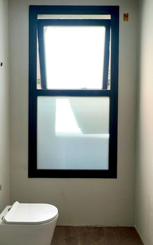 Casa à venda com 600m², 6 quartos e 4 vagas Casa à venda com 600m², 6 quartos e 4 vagasLavabo
