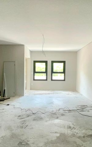 Casa à venda com 600m², 6 quartos e 4 vagas Casa à venda com 600m², 6 quartos e 4 vagasÁrea Técnica