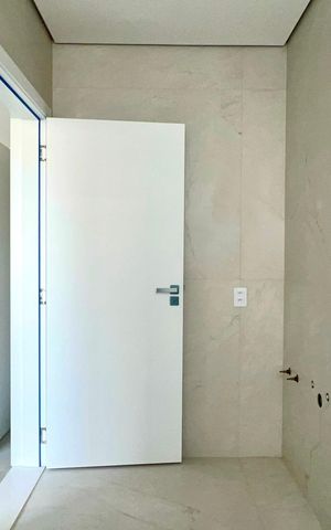 Casa à venda com 600m², 6 quartos e 4 vagas Casa à venda com 600m², 6 quartos e 4 vagasBanheiro da Suíte 4