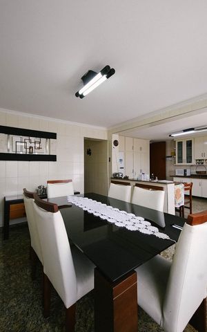 Casa para alugar com 300m², 4 quartos e 3 vagas Casa para alugar com 300m², 4 quartos e 3 vagasCozinha