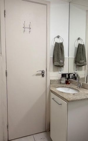 Apartamento à venda com 67m², 2 quartos e 1 vaga Apartamento à venda com 67m², 2 quartos e 1 vagaBanheiro Social