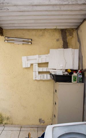Casa à venda com 200m², 3 quartos e 2 vagasÁrea de Serviço