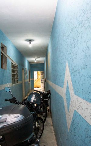 Casa à venda com 200m², 3 quartos e 2 vagasCorredor