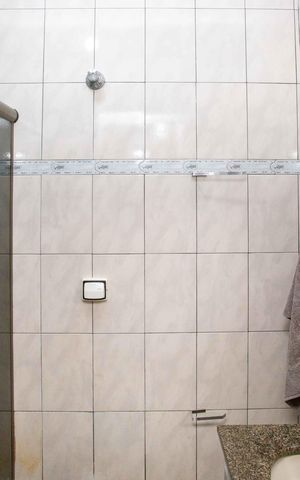 Casa à venda com 200m², 3 quartos e 2 vagasBanheiro da Suíte 1