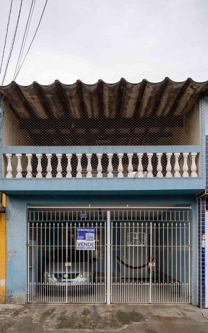 Casa à venda com 200m², 3 quartos e 2 vagasFachada