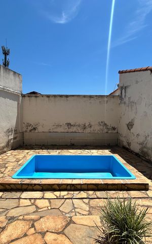 Casa à venda com 250m², 2 quartos e 1 vaga