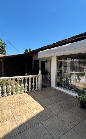 Casa à venda com 250m², 2 quartos e 1 vaga