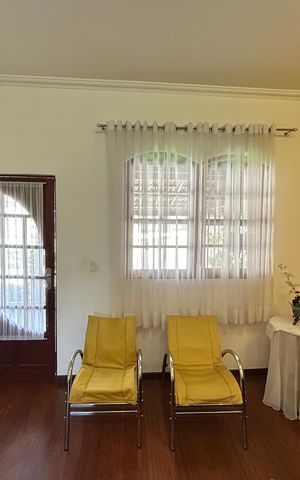Casa à venda com 250m², 2 quartos e 1 vaga