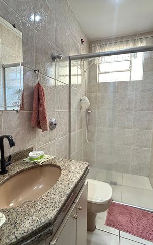 Casa à venda com 250m², 2 quartos e 1 vaga