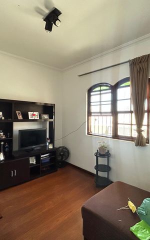 Casa à venda com 250m², 2 quartos e 1 vaga