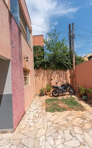 Casa à venda com 180m², 3 quartos e 2 vagas Casa à venda com 180m², 3 quartos e 2 vagasJardim