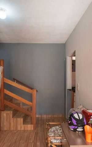 Casa à venda com 180m², 3 quartos e 2 vagas Casa à venda com 180m², 3 quartos e 2 vagasEscritório