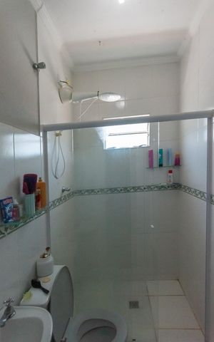 Casa à venda com 180m², 3 quartos e 2 vagas Casa à venda com 180m², 3 quartos e 2 vagasBanheiro