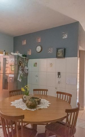 Casa à venda com 180m², 3 quartos e 2 vagas Casa à venda com 180m², 3 quartos e 2 vagasCozinha