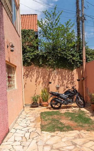 Casa à venda com 180m², 3 quartos e 2 vagas Casa à venda com 180m², 3 quartos e 2 vagasJardim