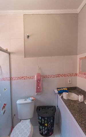 Casa à venda com 180m², 3 quartos e 2 vagas Casa à venda com 180m², 3 quartos e 2 vagasBanheiro da Suíte 2