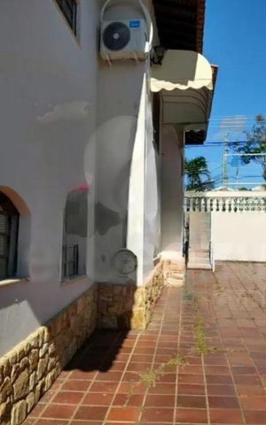 Casa à venda com 410m², 3 quartos e 3 vagas