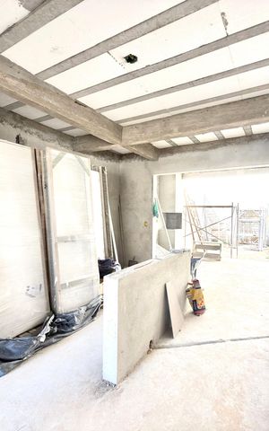 Casa à venda com 360m², 3 quartos e 4 vagas Casa à venda com 360m², 3 quartos e 4 vagasCozinha e Área de Serviço