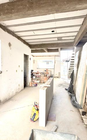 Casa à venda com 360m², 3 quartos e 4 vagas Casa à venda com 360m², 3 quartos e 4 vagasCozinha e Área de Serviço