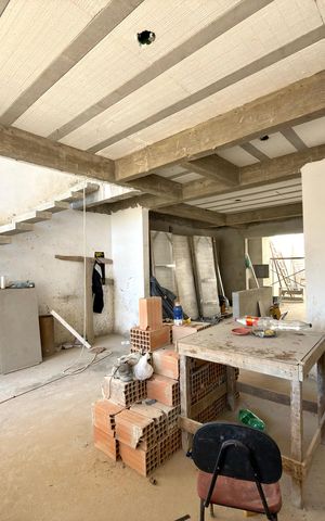 Casa à venda com 360m², 3 quartos e 4 vagas Casa à venda com 360m², 3 quartos e 4 vagasSala