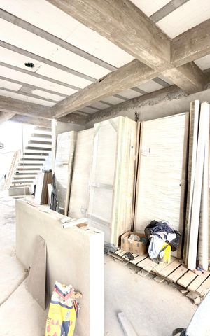 Casa à venda com 360m², 3 quartos e 4 vagas Casa à venda com 360m², 3 quartos e 4 vagasCozinha e Área de Serviço