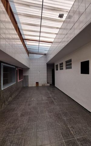 Casa à venda com 238m², 4 quartos e 6 vagas