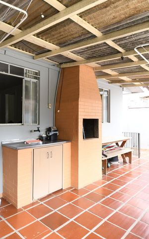 Casa à venda com 407m², 7 quartos e 2 vagasÁrea externa
