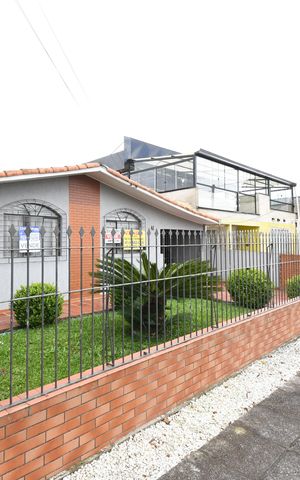 Casa à venda com 407m², 7 quartos e 2 vagasFachada