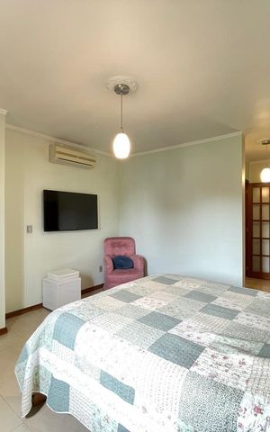 Casa à venda com 318m², 3 quartos e 2 vagas