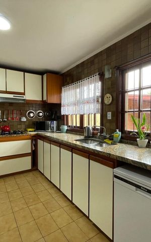 Casa à venda com 318m², 3 quartos e 2 vagas