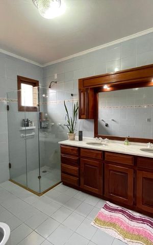 Casa à venda com 318m², 3 quartos e 2 vagas