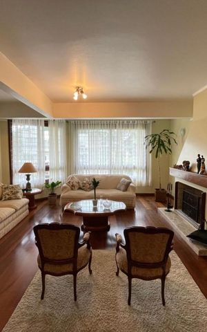 Casa à venda com 318m², 3 quartos e 2 vagas